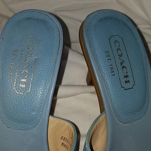 Coach - Picture 2 of 5